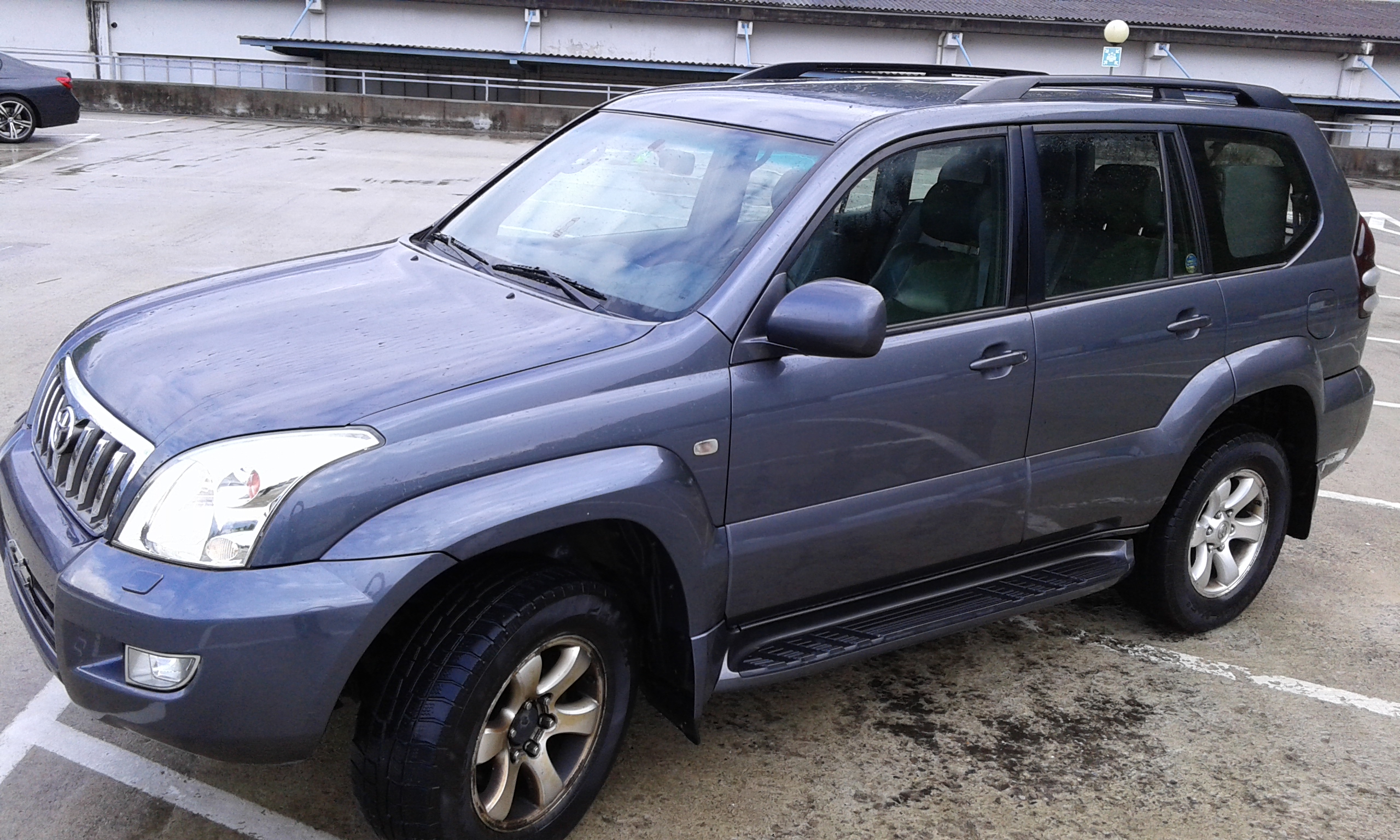LandCruiser 7-plätzer ,AHK 3.5 to  , ab 799.-/Monat, ab Fr. 399.-/Woche